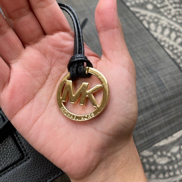 MICHAEL KORS Selby Black Pebble Leather Bag - Picture 3 of 7